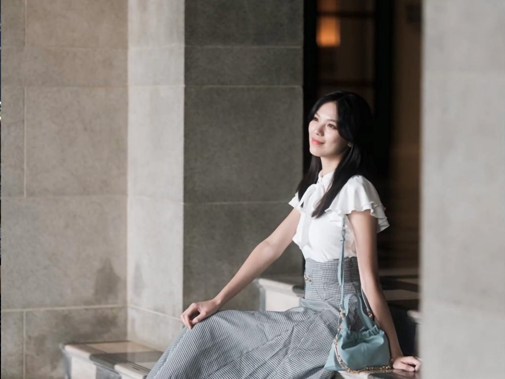  在新加坡念書還是挺有趣的，會認識很多不同圈子的人。